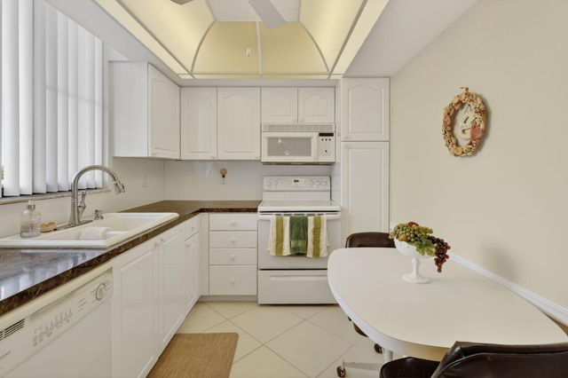 3382 NE Causeway Boulevard 7-403, Jensen Beach, FL 34957