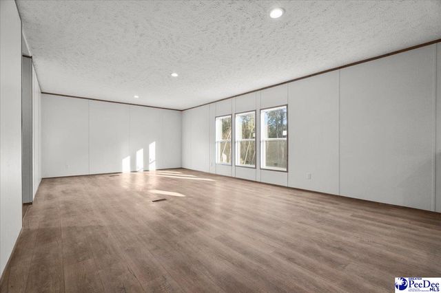 3525 Ballpark Rd., Effingham, SC 29541