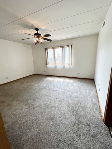 8659 Meade Avenue 1S, Burbank, IL 60459
