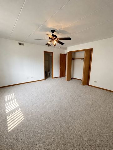 8659 Meade Avenue 1S, Burbank, IL 60459