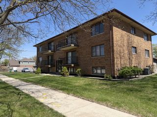 8659 Meade Avenue 1S, Burbank, IL 60459