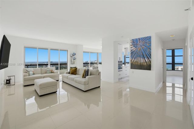 3500 Mystic Pointe Drive PH5, Aventura, FL 33180