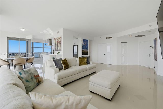 3500 Mystic Pointe Drive PH5, Aventura, FL 33180