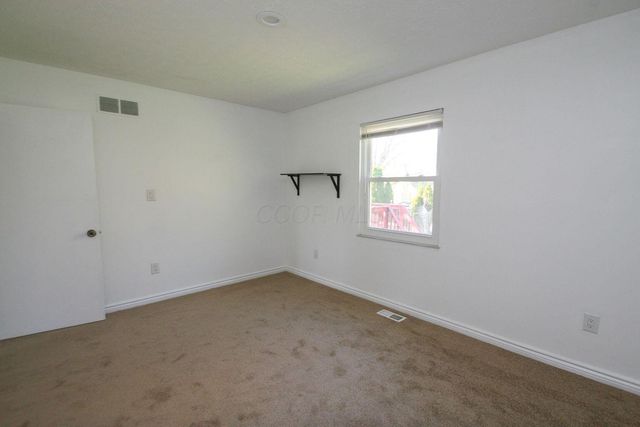 1080 Arapaho Avenue, Worthington, OH 43085