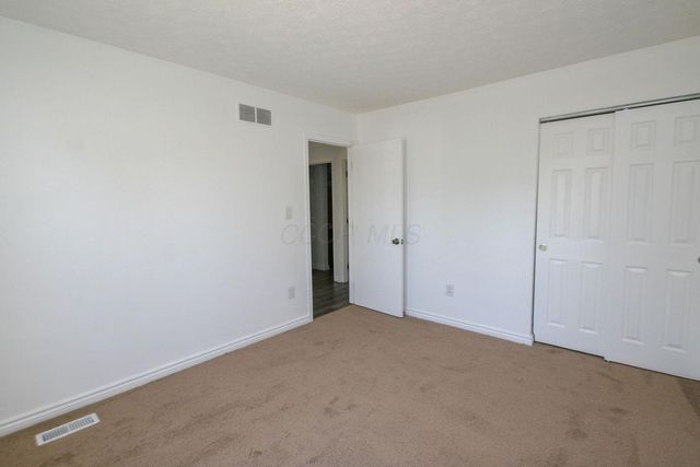 1080 Arapaho Avenue, Worthington, OH 43085
