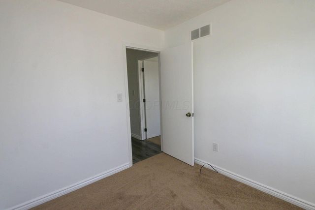 1080 Arapaho Avenue, Worthington, OH 43085