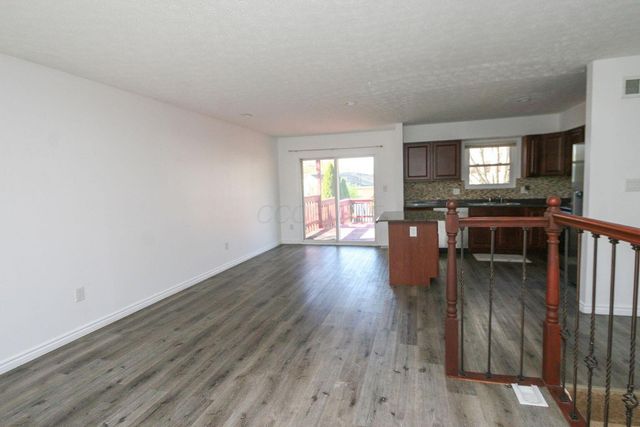 1080 Arapaho Avenue, Worthington, OH 43085