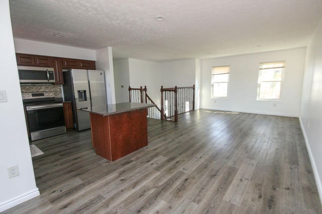 1080 Arapaho Avenue, Worthington, OH 43085