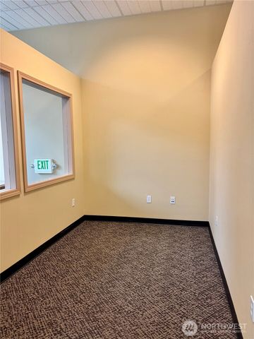 390 Washington Avenue, Bremerton, WA 98337