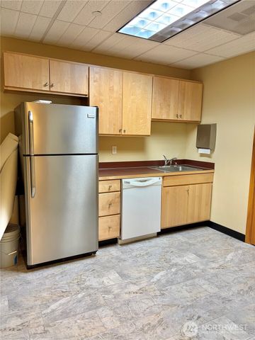 390 Washington Avenue, Bremerton, WA 98337