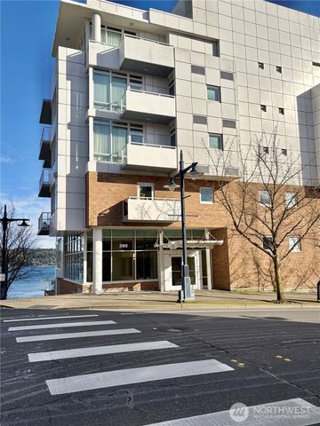 390 Washington Avenue, Bremerton, WA 98337