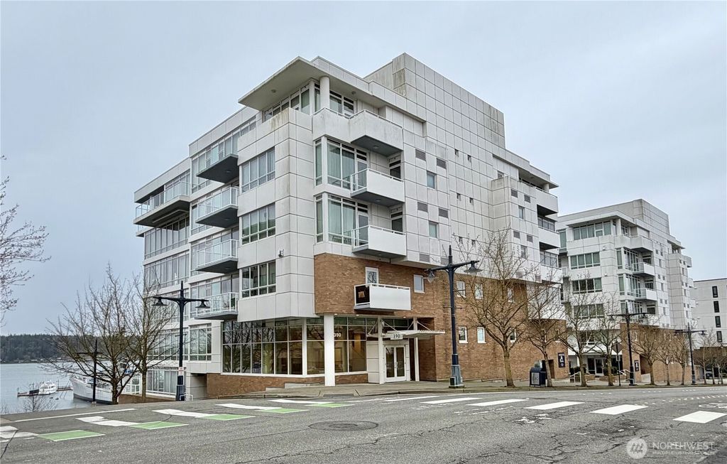 390 Washington Avenue, Bremerton, WA 98337