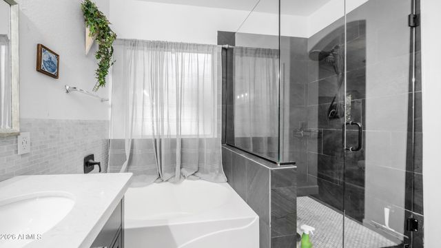 25084 N 68TH Avenue, Peoria, AZ 85383