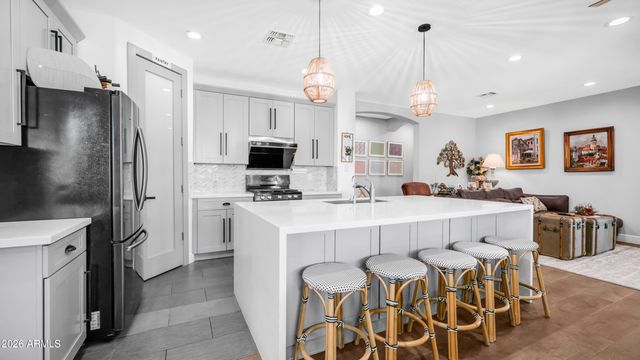 25084 N 68TH Avenue, Peoria, AZ 85383