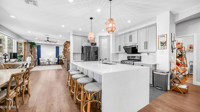 25084 N 68TH Avenue, Peoria, AZ 85383