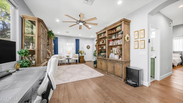 25084 N 68TH Avenue, Peoria, AZ 85383