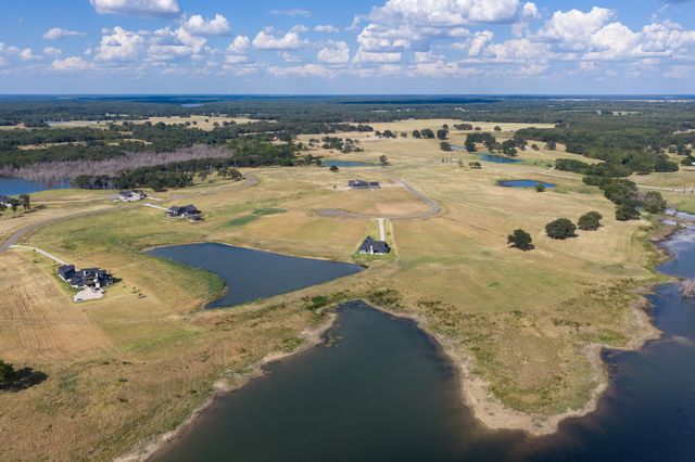 425 Sailview Court, Honey Grove, TX 75446
