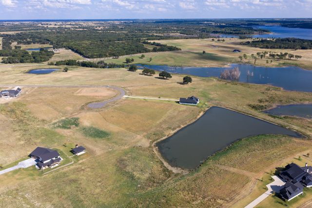 425 Sailview Court, Honey Grove, TX 75446