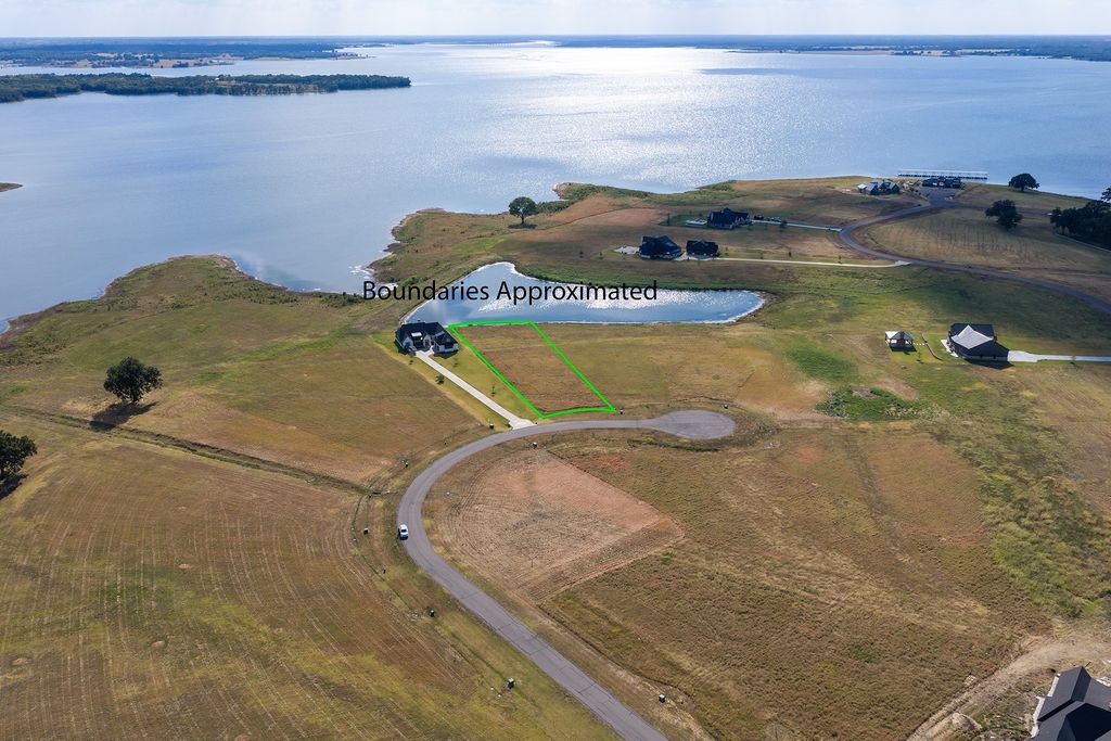 425 Sailview Court, Honey Grove, TX 75446
