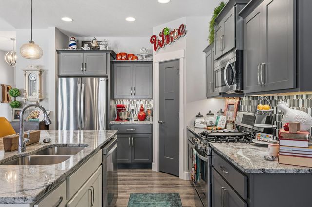 5959 SCREAMING EAGLE LN, Columbia, MO 65201