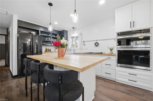 444 Eastwood DR, Newport News, VA 23602