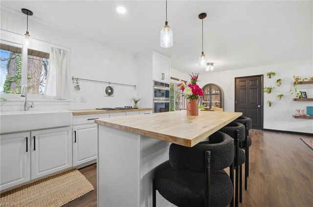 444 Eastwood DR, Newport News, VA 23602