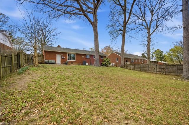 444 Eastwood DR, Newport News, VA 23602