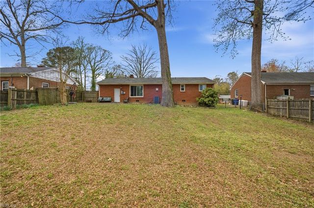 444 Eastwood DR, Newport News, VA 23602