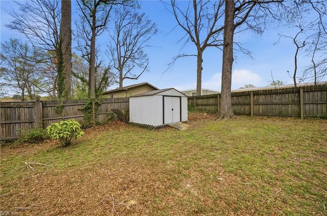 444 Eastwood DR, Newport News, VA 23602