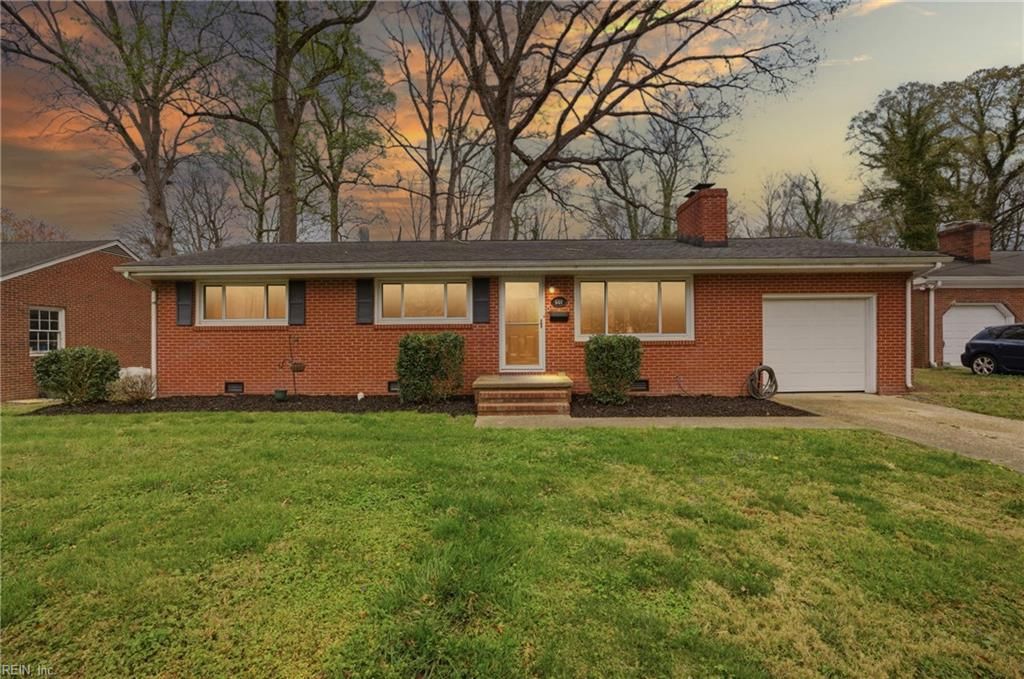 444 Eastwood DR, Newport News, VA 23602