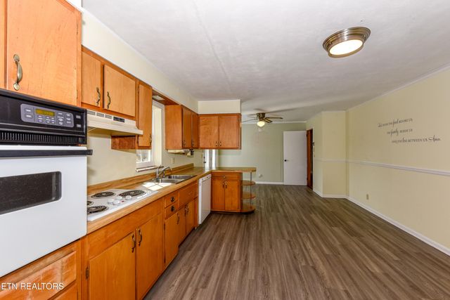 242 Fairview School Circle, Maryville, TN 37803