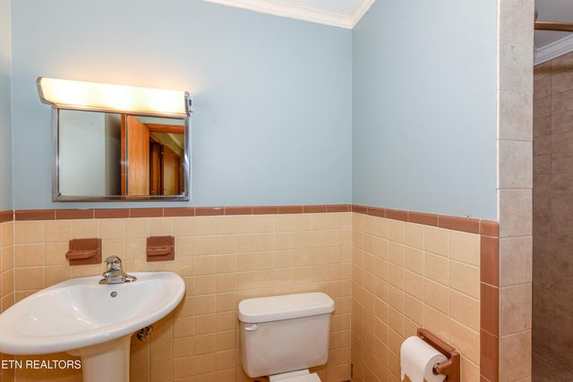 242 Fairview School Circle, Maryville, TN 37803