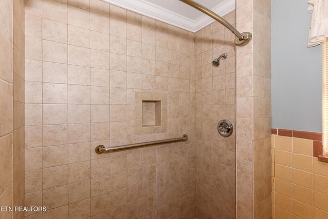 242 Fairview School Circle, Maryville, TN 37803