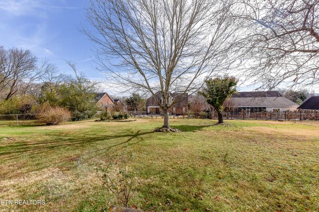 242 Fairview School Circle, Maryville, TN 37803