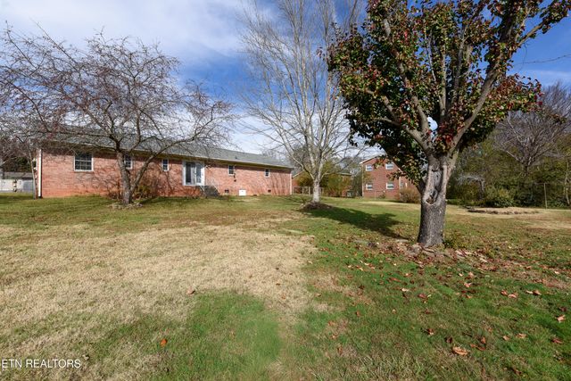 242 Fairview School Circle, Maryville, TN 37803