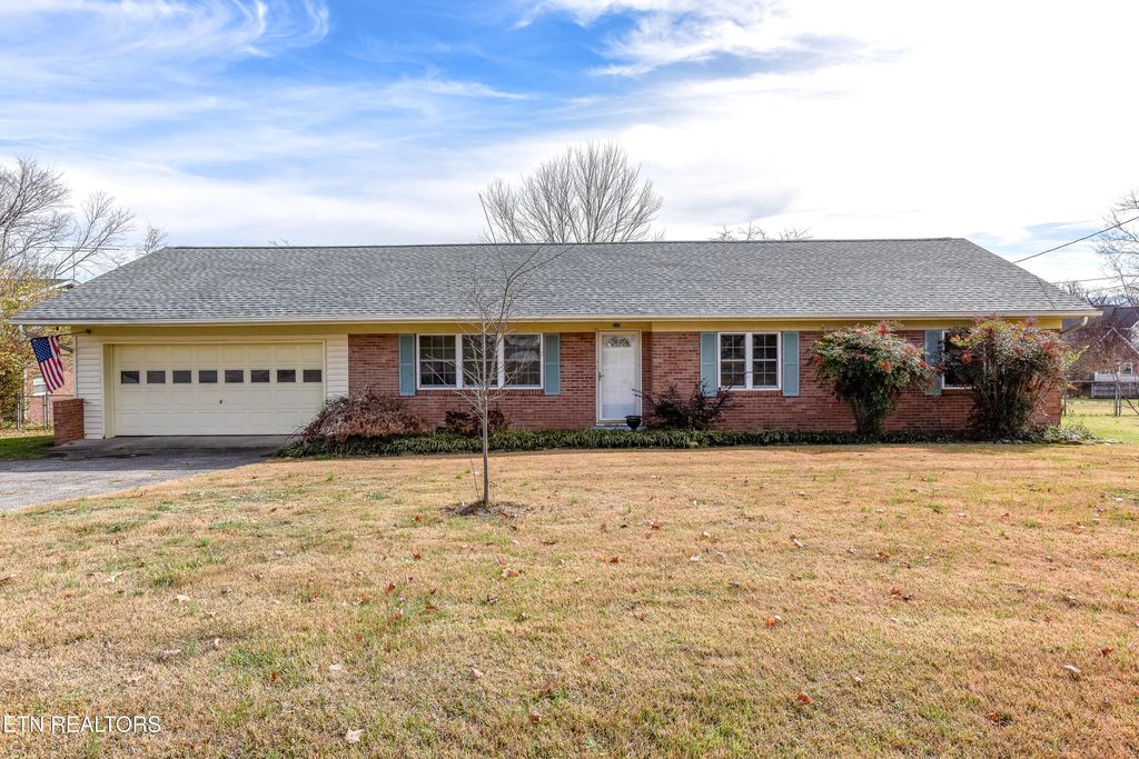 242 Fairview School Circle, Maryville, TN 37803
