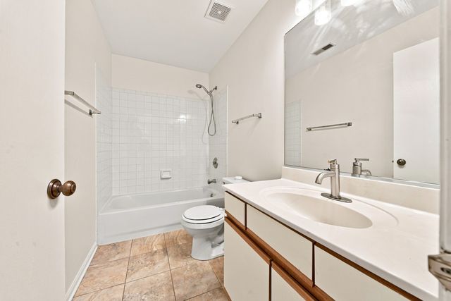 2420 Sisters Court, Naperville, IL 60564
