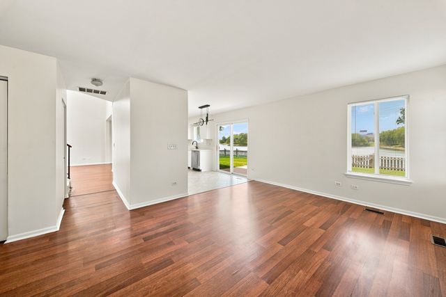 2420 Sisters Court, Naperville, IL 60564