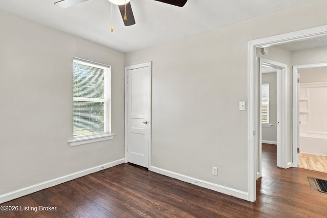 2315 Briargate Ave, Louisville, KY 40216
