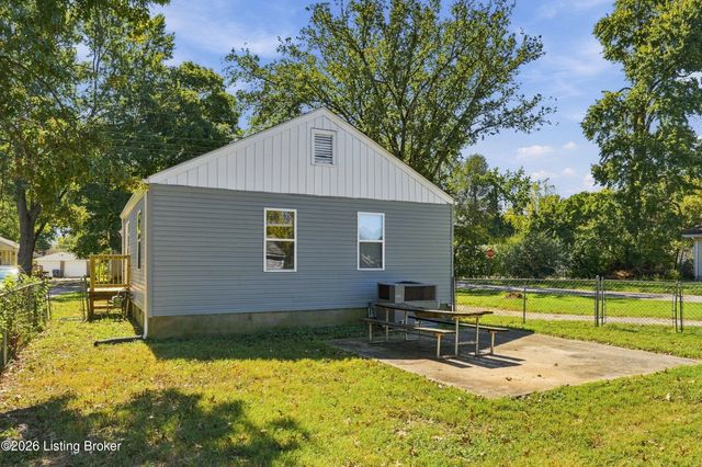 2315 Briargate Ave, Louisville, KY 40216