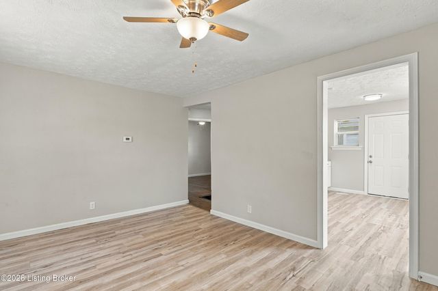 2315 Briargate Ave, Louisville, KY 40216