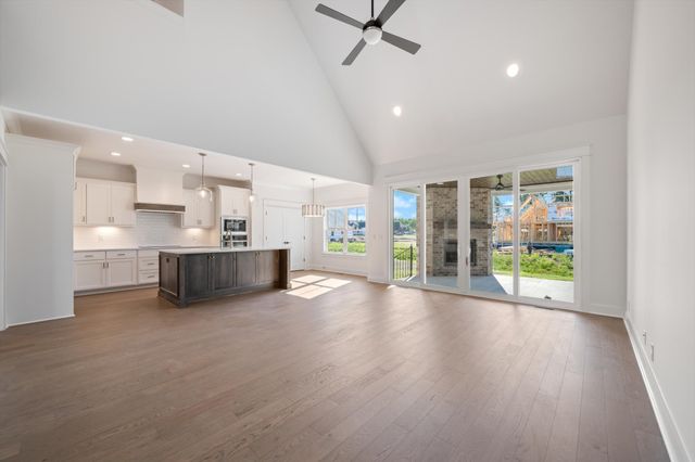 2817 Canfield Dr, Murfreesboro, TN 37128