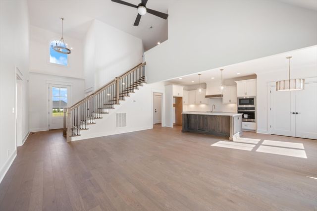 2817 Canfield Dr, Murfreesboro, TN 37128