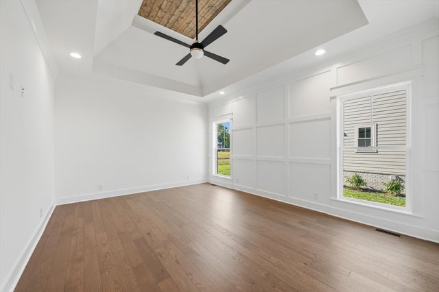 2817 Canfield Dr, Murfreesboro, TN 37128