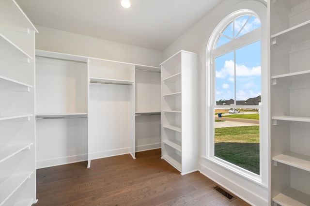 2817 Canfield Dr, Murfreesboro, TN 37128