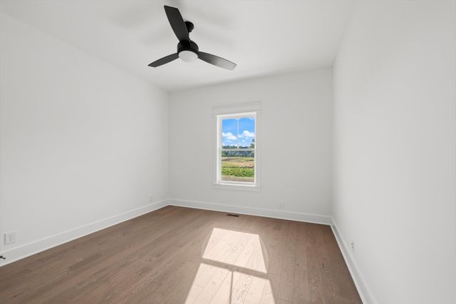 2817 Canfield Dr, Murfreesboro, TN 37128