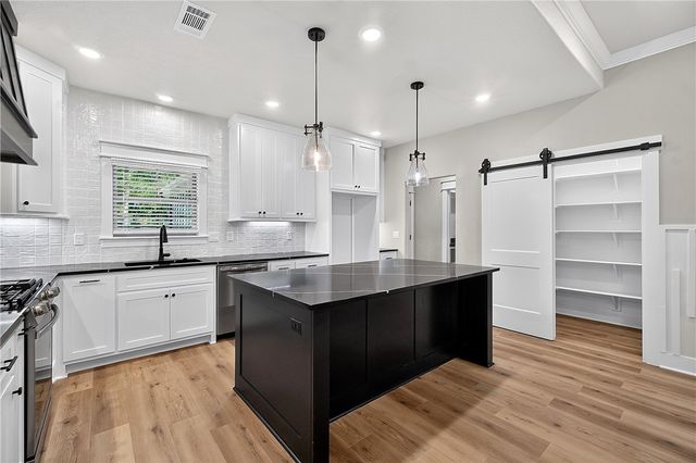 7 Ging Lane, Bella Vista, AR 72714