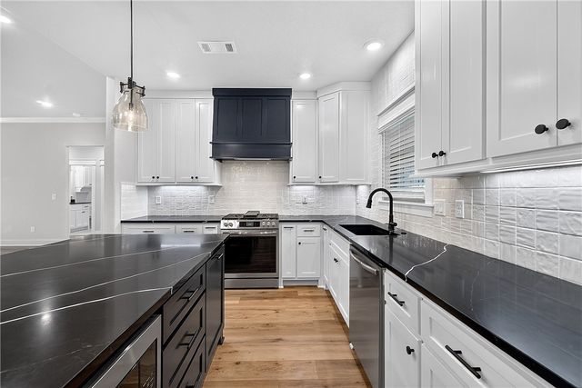7 Ging Lane, Bella Vista, AR 72714