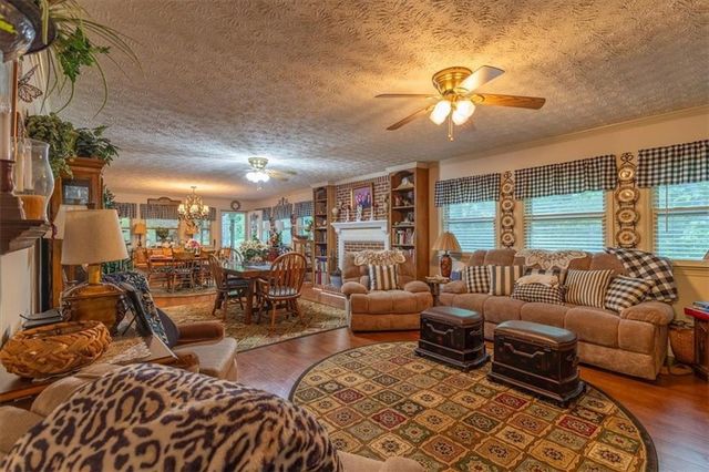 2033 Peeksville Road, Locust Grove, GA 30248