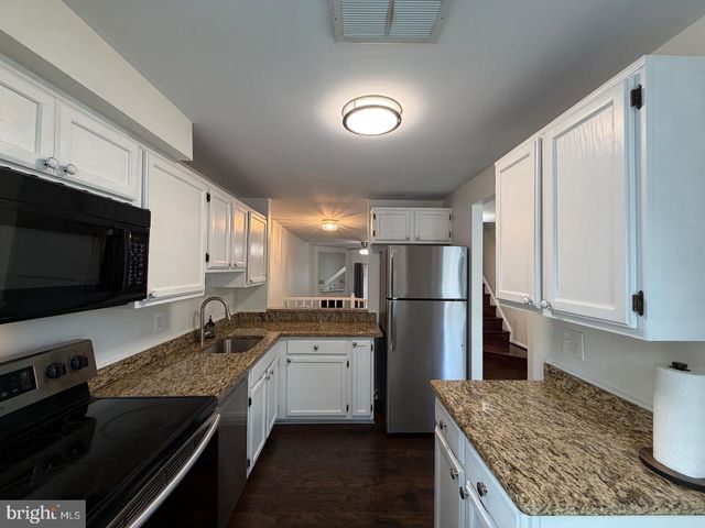 2121 WHISPER WAY, Reston, VA 20191